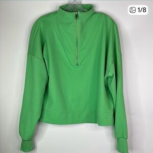 Zyia Active Green Pullover Cropped Oversized Sweatshirt Medium